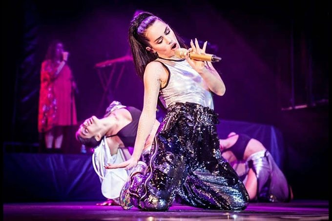 Contratar a Lali Esposito al: 011 5452-1766 / Shows en Vivo