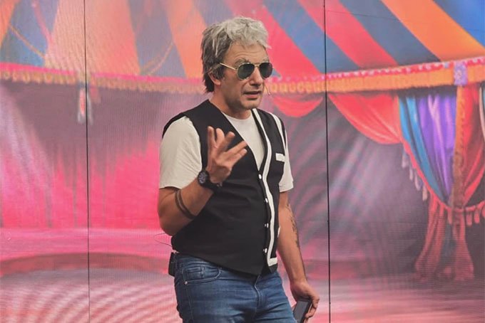 PATO BENEGAS Contacto al: 011 5452-1766 - Humor e Imitaciones. PATO BENEGAS Contacto al: 011 5452-1766 - Humor e Imitaciones.